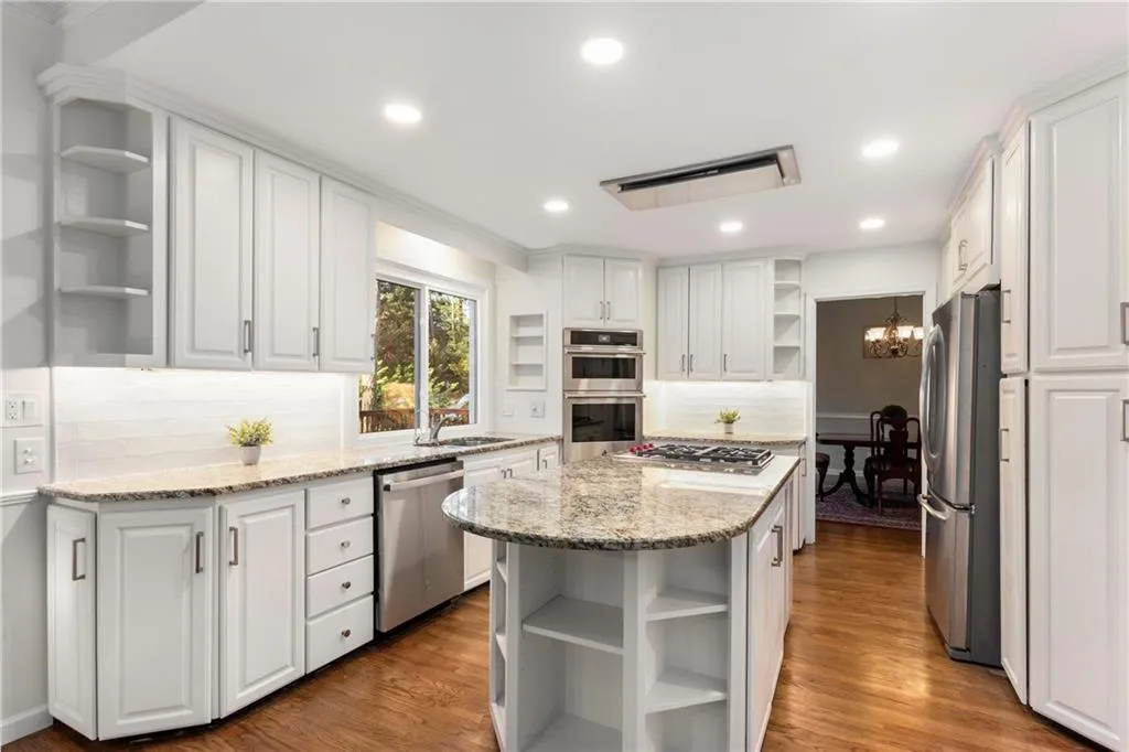 6350 Blackwater Trail, Sandy Springs, Georgia 30328, 5 Bedrooms Bedrooms, ,2 BathroomsBathrooms,Residential,Sold,6350 Blackwater Trail,7527117