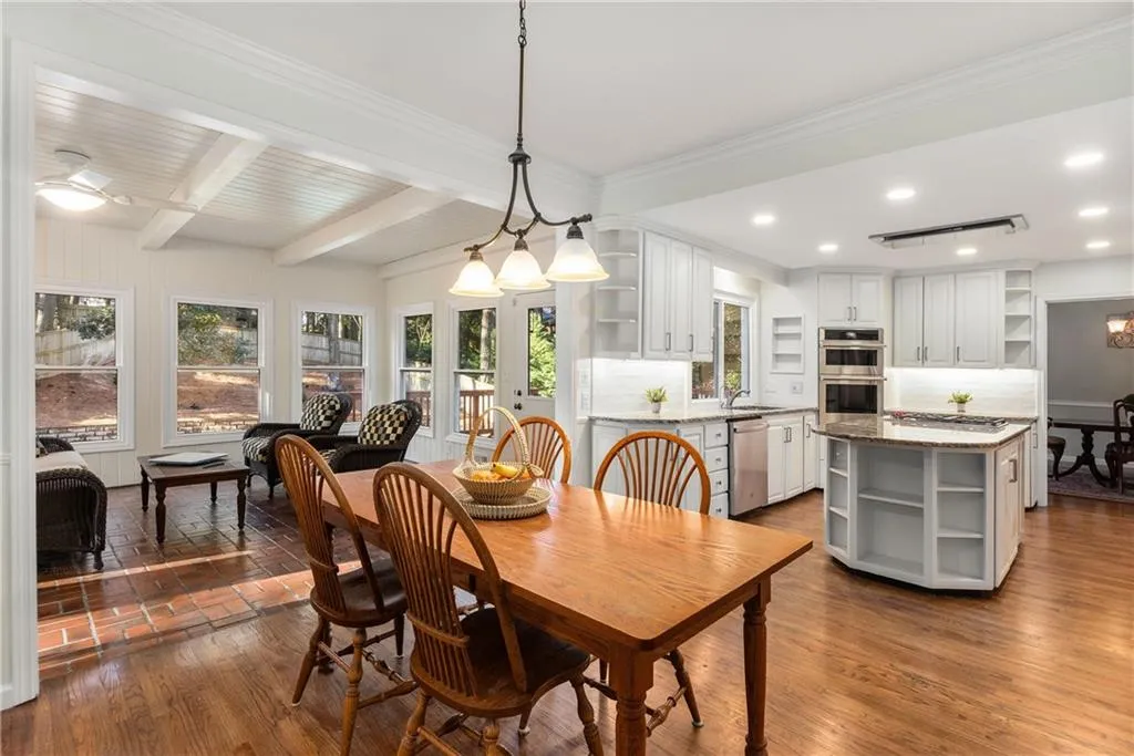 6350 Blackwater Trail, Sandy Springs, Georgia 30328, 5 Bedrooms Bedrooms, ,2 BathroomsBathrooms,Residential,Sold,6350 Blackwater Trail,7527117