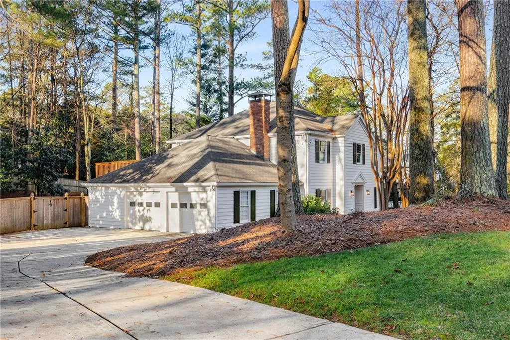 6350 Blackwater Trail, Sandy Springs, Georgia 30328, 5 Bedrooms Bedrooms, ,2 BathroomsBathrooms,Residential,Sold,6350 Blackwater Trail,7527117