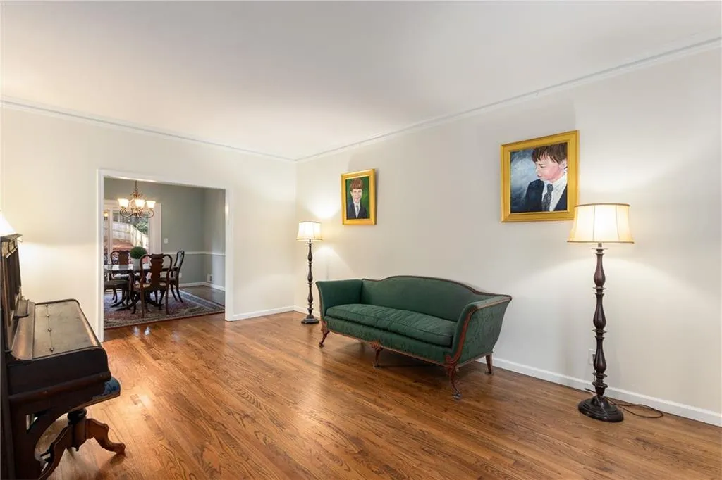 6350 Blackwater Trail, Sandy Springs, Georgia 30328, 5 Bedrooms Bedrooms, ,2 BathroomsBathrooms,Residential,Sold,6350 Blackwater Trail,7527117