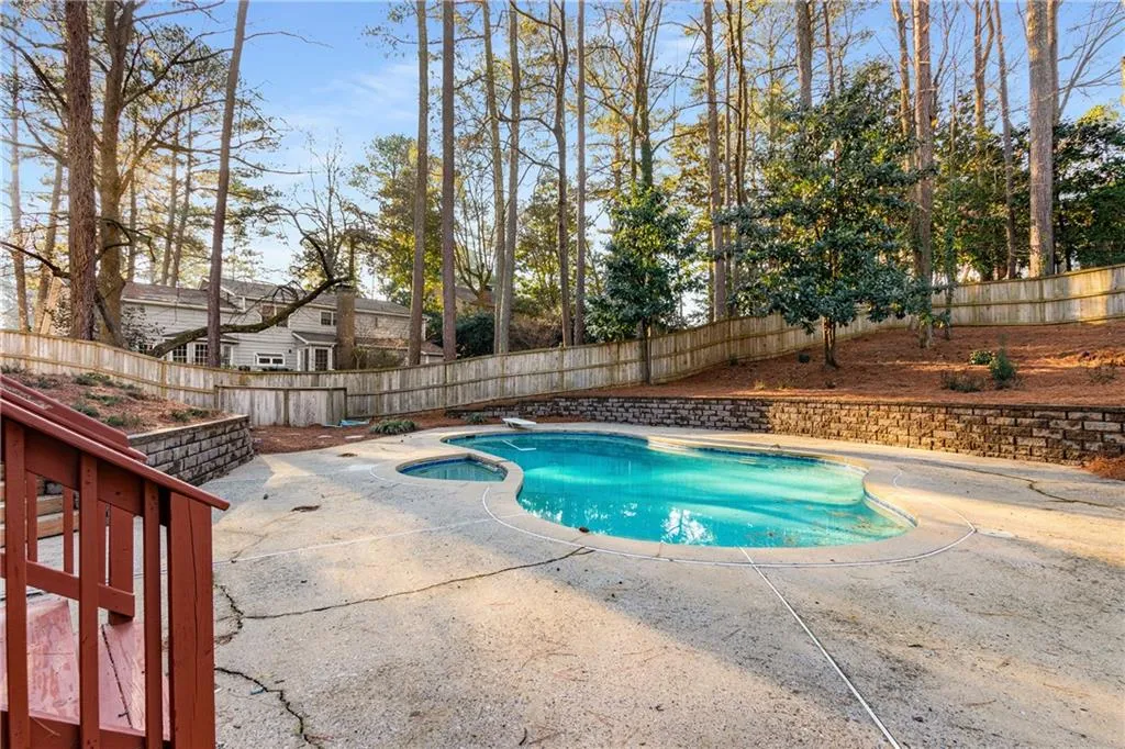 6350 Blackwater Trail, Sandy Springs, Georgia 30328, 5 Bedrooms Bedrooms, ,2 BathroomsBathrooms,Residential,Sold,6350 Blackwater Trail,7527117