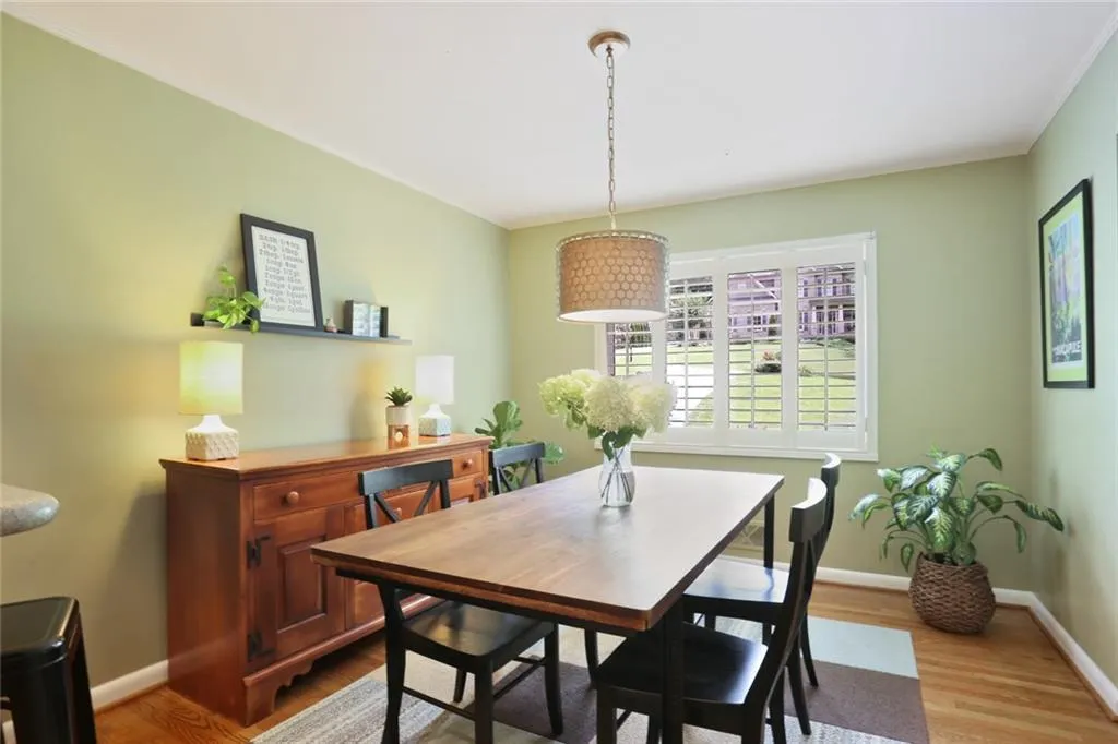 6036 Kayron Drive, Atlanta, Georgia 30328, 3 Bedrooms Bedrooms, ,2 BathroomsBathrooms,Residential,Sold,6036 Kayron Drive,6758808