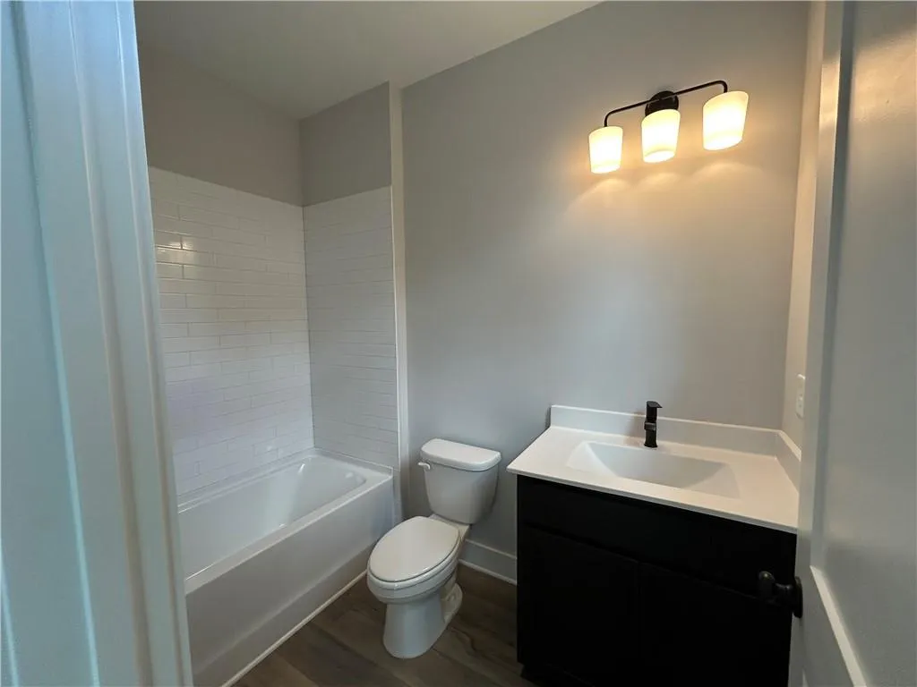 2645 Mackintosh Court Unit 10, Brookhaven, Georgia 30319, 3 Bedrooms Bedrooms, ,3 BathroomsBathrooms,Residential,For Sale,2645 Mackintosh Court Unit 10,7617976