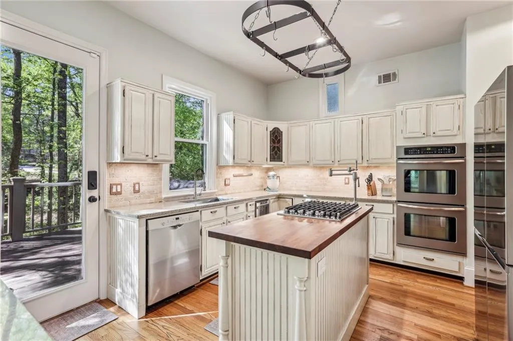 1895 Redbourne Drive, Atlanta, Georgia 30350, 4 Bedrooms Bedrooms, ,3 BathroomsBathrooms,Residential,Sold,1895 Redbourne Drive,7562317