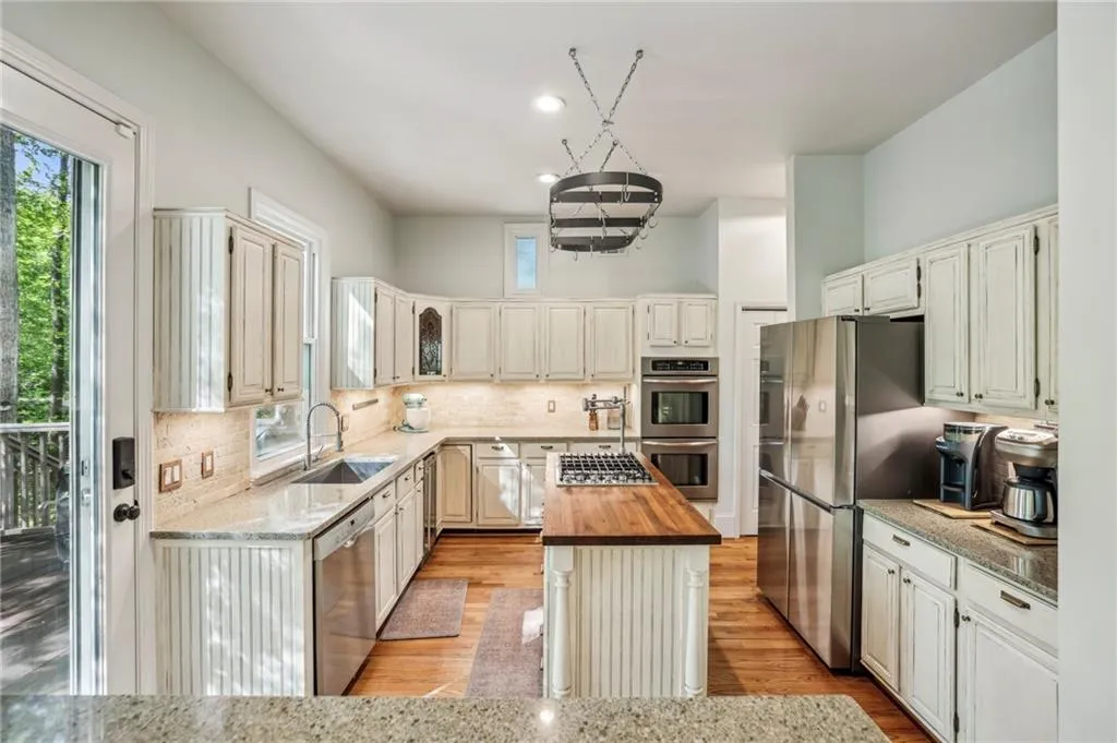 1895 Redbourne Drive, Atlanta, Georgia 30350, 4 Bedrooms Bedrooms, ,3 BathroomsBathrooms,Residential,Sold,1895 Redbourne Drive,7562317