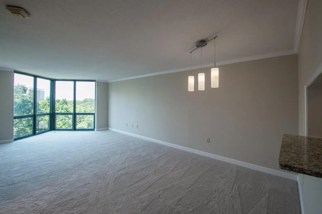 2870 Pharr Court S Unit 1107, Atlanta, Georgia 30305, 1 Bedroom Bedrooms, ,1 BathroomBathrooms,Residential,Sold,2870 Pharr Court S Unit 1107,5692328
