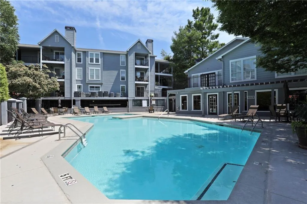 121 Granville Court, Sandy Springs, Georgia 30328, 2 Bedrooms Bedrooms, ,2 BathroomsBathrooms,Residential,Sold,121 Granville Court,6898823