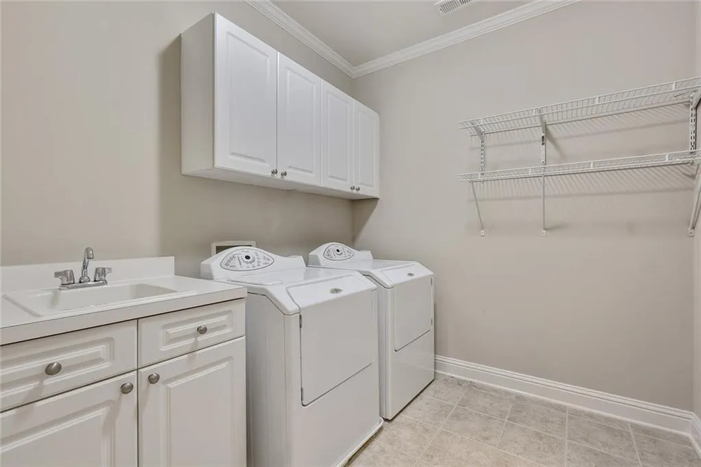 6228 Mount Vernon Oaks Drive, Sandy Springs, Georgia 30328, 4 Bedrooms Bedrooms, ,3 BathroomsBathrooms,Residential,Sold,6228 Mount Vernon Oaks Drive,5750830