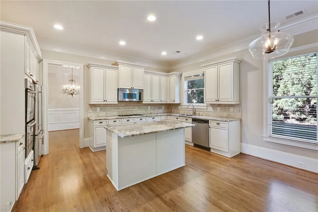 6228 Mount Vernon Oaks Drive, Sandy Springs, Georgia 30328, 4 Bedrooms Bedrooms, ,3 BathroomsBathrooms,Residential,Sold,6228 Mount Vernon Oaks Drive,5750830