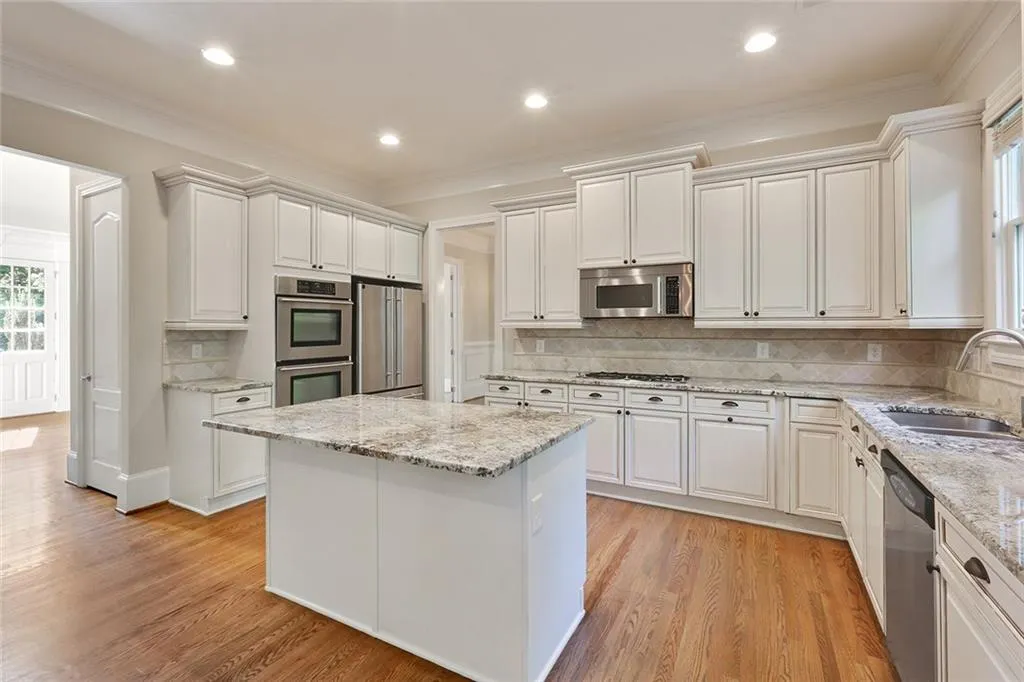 6228 Mount Vernon Oaks Drive, Sandy Springs, Georgia 30328, 4 Bedrooms Bedrooms, ,3 BathroomsBathrooms,Residential,Sold,6228 Mount Vernon Oaks Drive,5750830