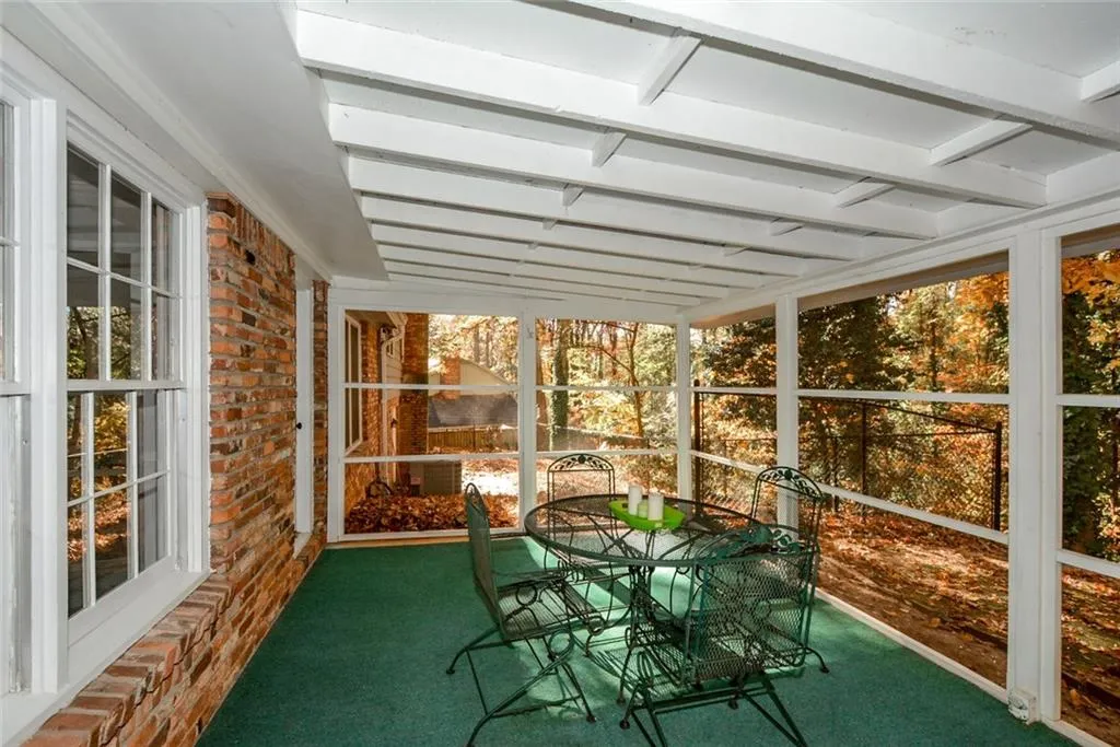330 Westerhall Court, Sandy Springs, Georgia 30328, 4 Bedrooms Bedrooms, ,3 BathroomsBathrooms,Residential,Sold,330 Westerhall Court,5775055