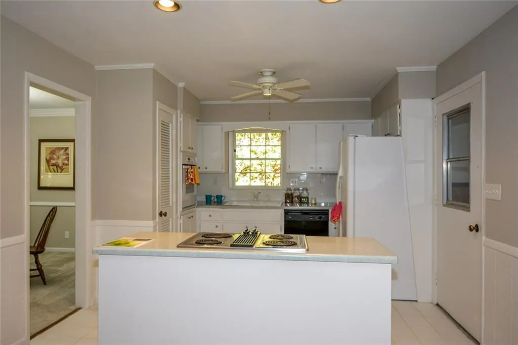 330 Westerhall Court, Sandy Springs, Georgia 30328, 4 Bedrooms Bedrooms, ,3 BathroomsBathrooms,Residential,Sold,330 Westerhall Court,5775055