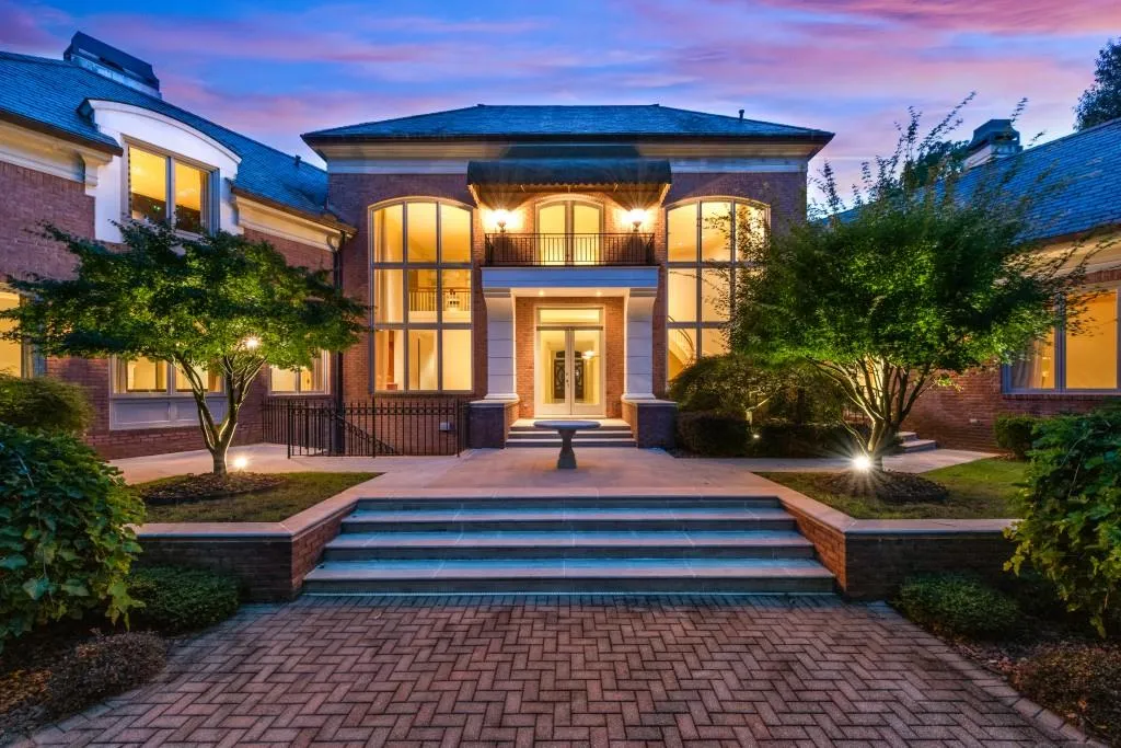 997 Davis Drive, Atlanta, Georgia 30327, 5 Bedrooms Bedrooms, ,6 BathroomsBathrooms,Residential,Sold,997 Davis Drive,6057834