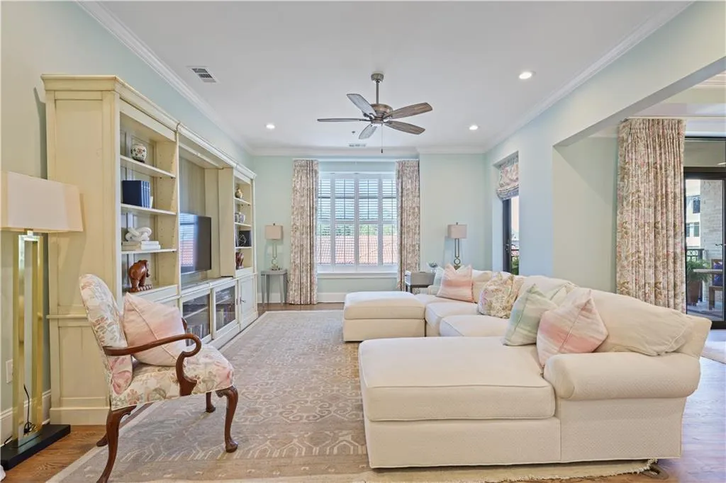3286 Northside Parkway Nw Unit 506, Atlanta, Georgia 30327, 2 Bedrooms Bedrooms, ,2 BathroomsBathrooms,Residential,For Sale,3286 Northside Parkway Nw Unit 506,7612782