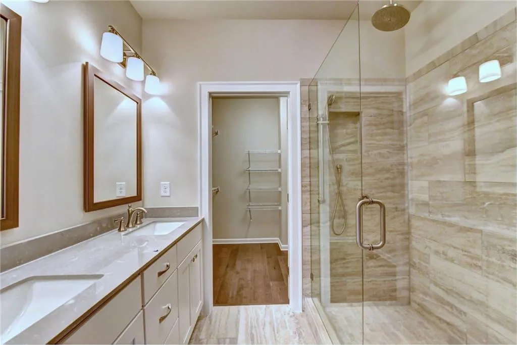 4249 Deming Circle, Atlanta, Georgia 30342, 2 Bedrooms Bedrooms, ,2 BathroomsBathrooms,Residential,Sold,4249 Deming Circle,5950565