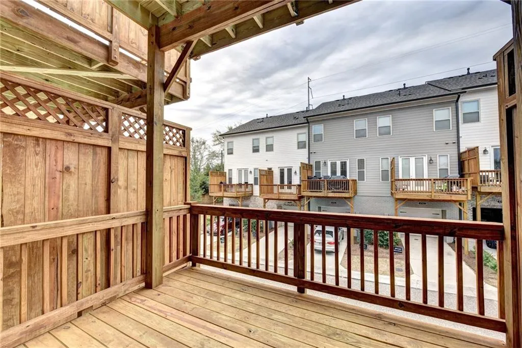 4249 Deming Circle, Atlanta, Georgia 30342, 2 Bedrooms Bedrooms, ,2 BathroomsBathrooms,Residential,Sold,4249 Deming Circle,5950565