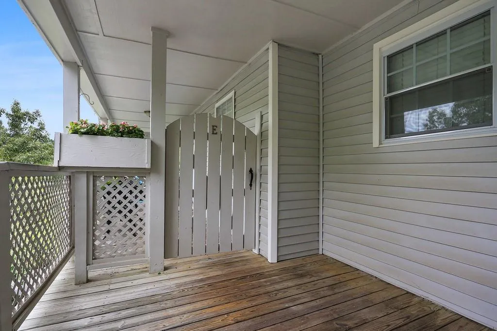 6816 Glenridge Drive Unit E, Atlanta, Georgia 30328, 2 Bedrooms Bedrooms, ,2 BathroomsBathrooms,Residential,Sold,6816 Glenridge Drive Unit E,6582226