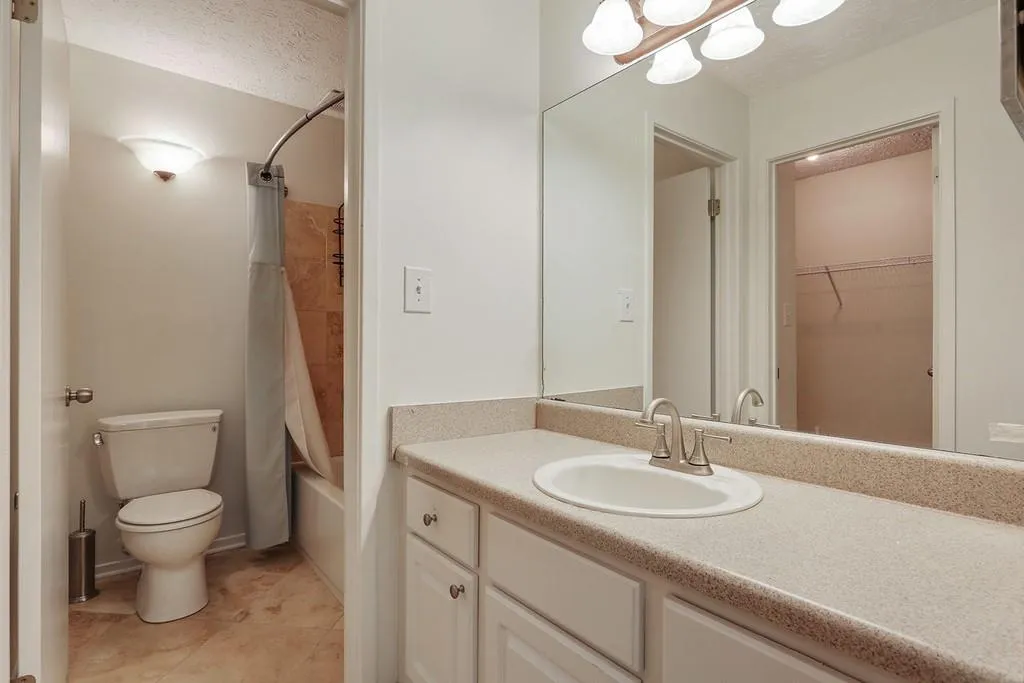 6816 Glenridge Drive Unit E, Atlanta, Georgia 30328, 2 Bedrooms Bedrooms, ,2 BathroomsBathrooms,Residential,Sold,6816 Glenridge Drive Unit E,6582226