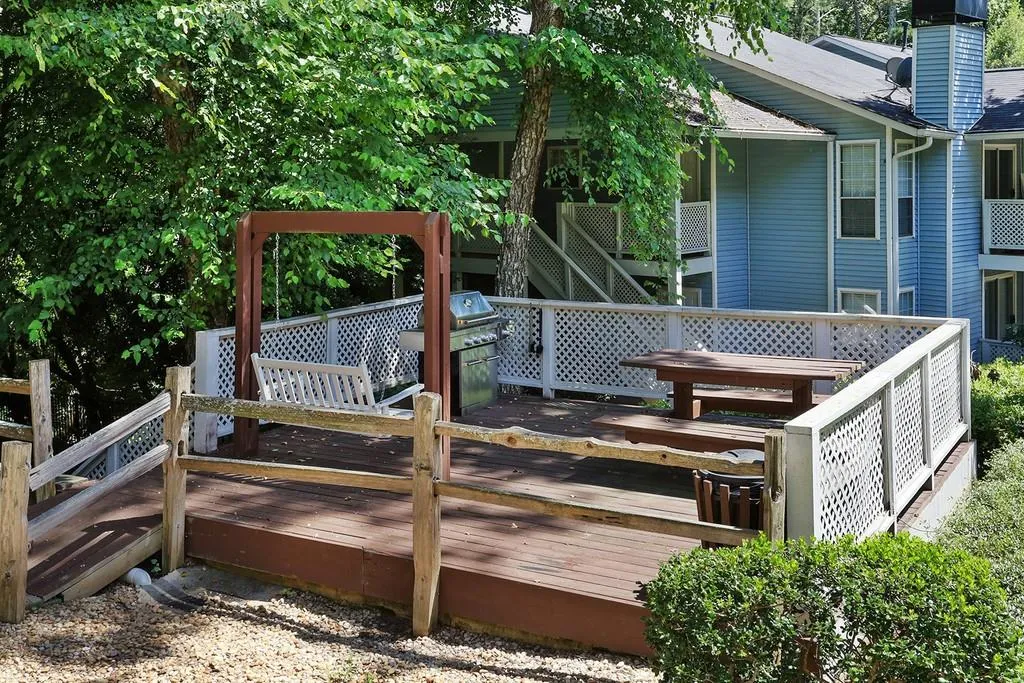 6816 Glenridge Drive Unit E, Atlanta, Georgia 30328, 2 Bedrooms Bedrooms, ,2 BathroomsBathrooms,Residential,Sold,6816 Glenridge Drive Unit E,6582226