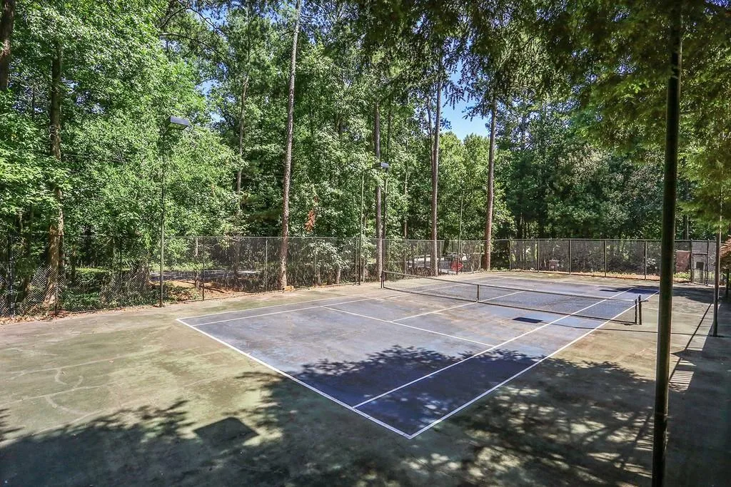 6816 Glenridge Drive Unit E, Atlanta, Georgia 30328, 2 Bedrooms Bedrooms, ,2 BathroomsBathrooms,Residential,Sold,6816 Glenridge Drive Unit E,6582226