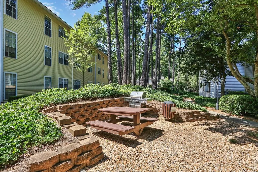 6816 Glenridge Drive Unit E, Atlanta, Georgia 30328, 2 Bedrooms Bedrooms, ,2 BathroomsBathrooms,Residential,Sold,6816 Glenridge Drive Unit E,6582226