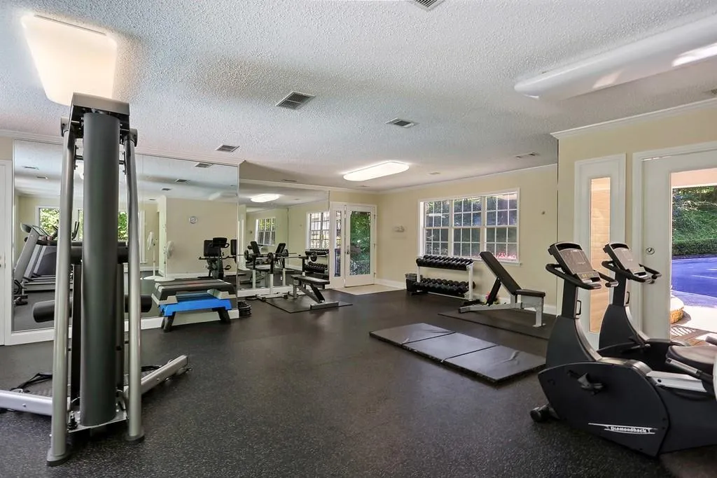 6816 Glenridge Drive Unit E, Atlanta, Georgia 30328, 2 Bedrooms Bedrooms, ,2 BathroomsBathrooms,Residential,Sold,6816 Glenridge Drive Unit E,6582226