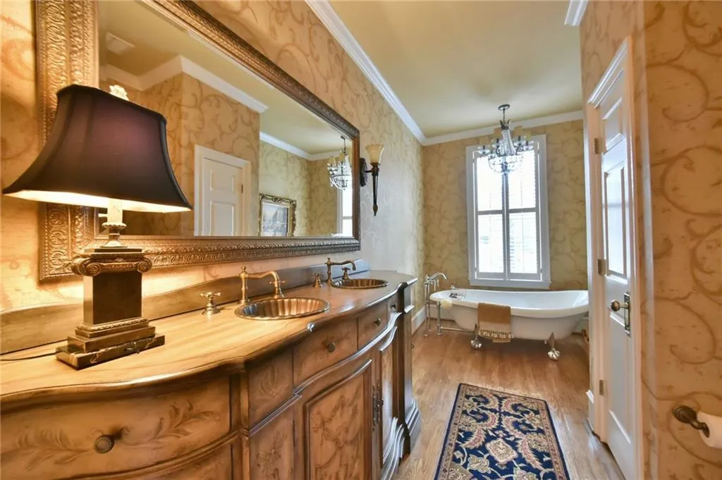1810 Marlborough Drive, Sandy Springs, Georgia 30350, 5 Bedrooms Bedrooms, ,5 BathroomsBathrooms,Residential,Sold,1810 Marlborough Drive,5787346
