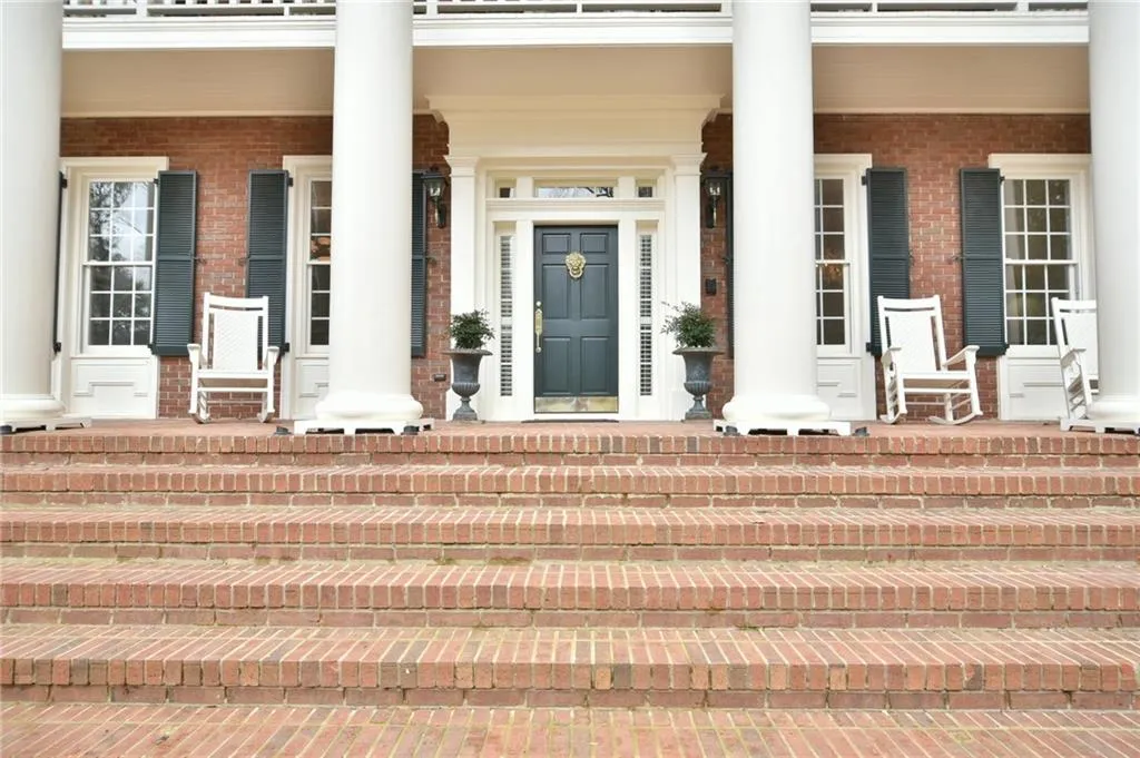 1810 Marlborough Drive, Sandy Springs, Georgia 30350, 5 Bedrooms Bedrooms, ,5 BathroomsBathrooms,Residential,Sold,1810 Marlborough Drive,5787346
