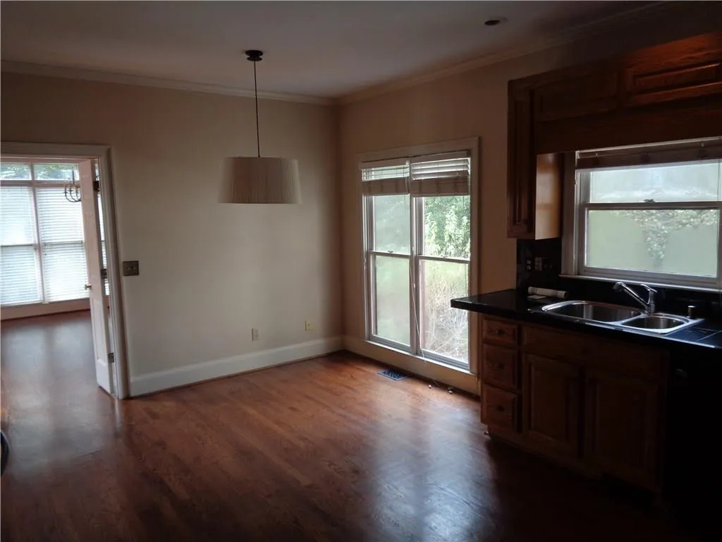 10 Battle Ridge Drive, Atlanta, Georgia 30342, 5 Bedrooms Bedrooms, ,4 BathroomsBathrooms,Residential,Sold,10 Battle Ridge Drive,5918716