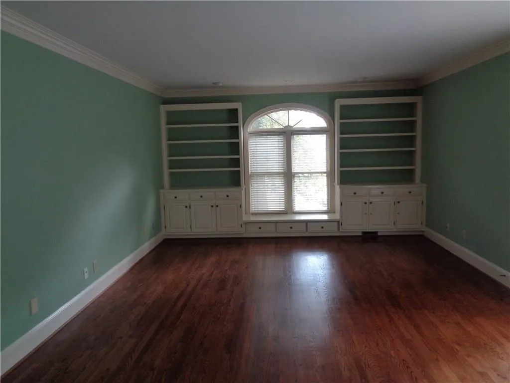 10 Battle Ridge Drive, Atlanta, Georgia 30342, 5 Bedrooms Bedrooms, ,4 BathroomsBathrooms,Residential,Sold,10 Battle Ridge Drive,5918716