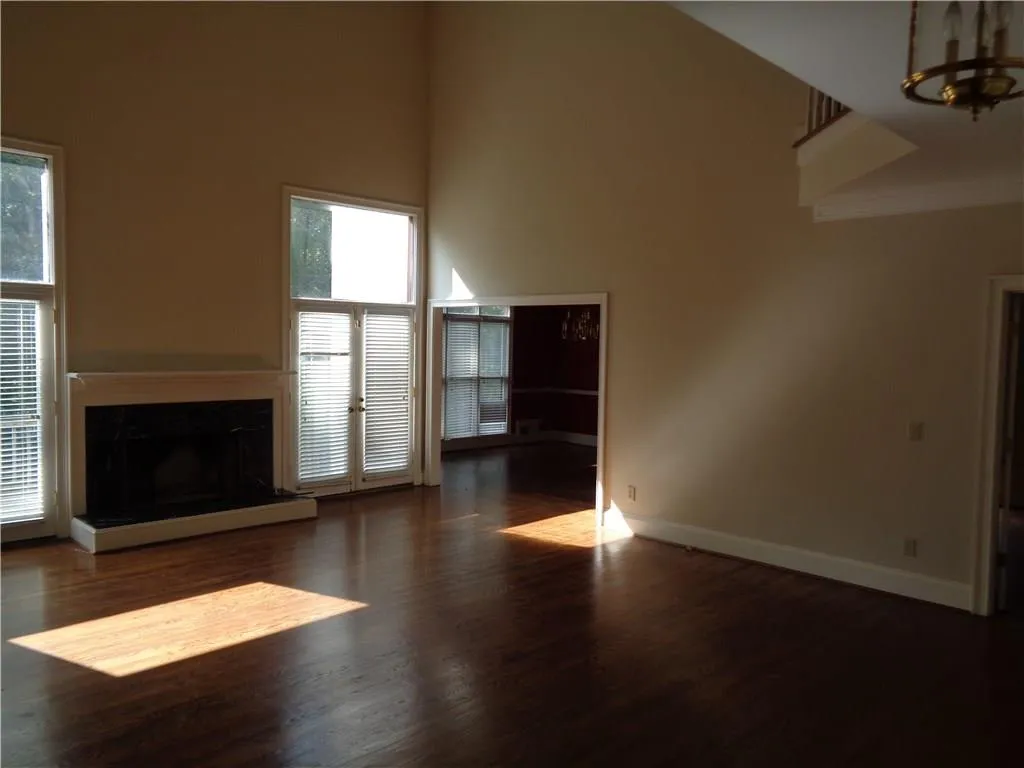 10 Battle Ridge Drive, Atlanta, Georgia 30342, 5 Bedrooms Bedrooms, ,4 BathroomsBathrooms,Residential,Sold,10 Battle Ridge Drive,5918716