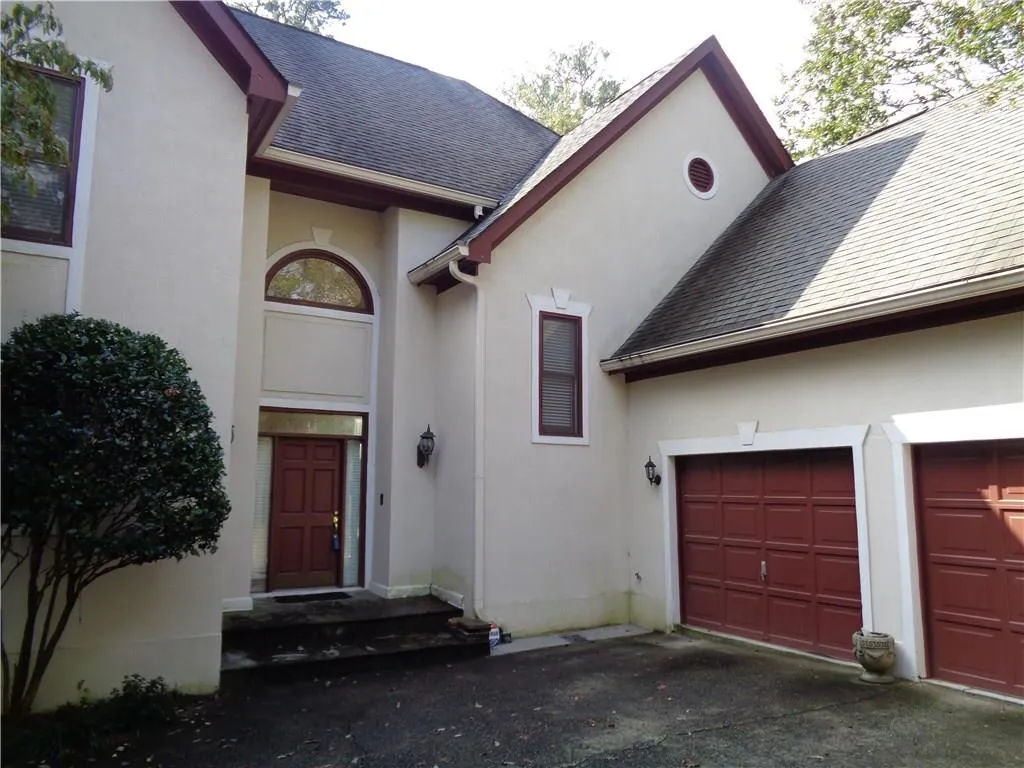 10 Battle Ridge Drive, Atlanta, Georgia 30342, 5 Bedrooms Bedrooms, ,4 BathroomsBathrooms,Residential,Sold,10 Battle Ridge Drive,5918716
