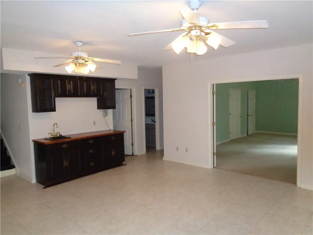 10 Battle Ridge Drive, Atlanta, Georgia 30342, 5 Bedrooms Bedrooms, ,4 BathroomsBathrooms,Residential,Sold,10 Battle Ridge Drive,5918716