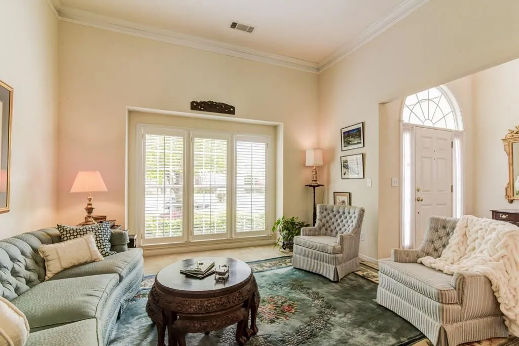 235 Somerset Court, Sandy Springs, Georgia 30350, 4 Bedrooms Bedrooms, ,3 BathroomsBathrooms,Residential,Sold,235 Somerset Court,6001747