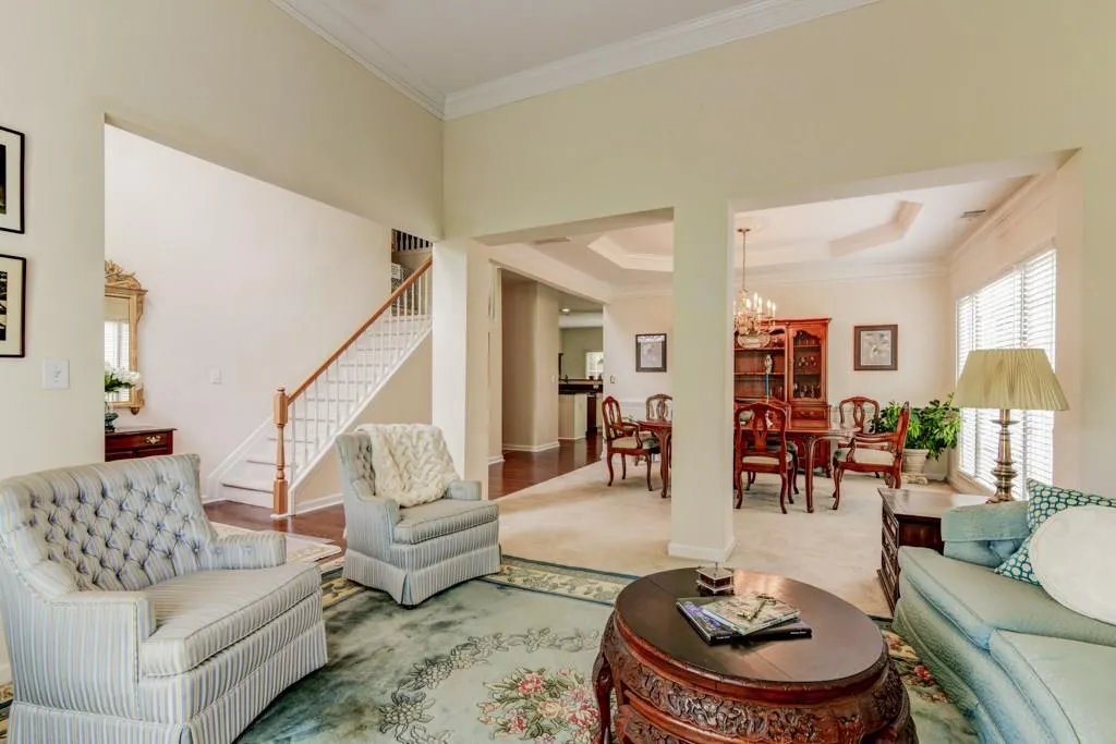 235 Somerset Court, Sandy Springs, Georgia 30350, 4 Bedrooms Bedrooms, ,3 BathroomsBathrooms,Residential,Sold,235 Somerset Court,6001747