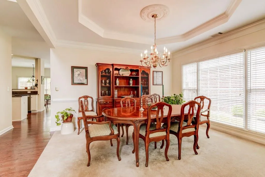 235 Somerset Court, Sandy Springs, Georgia 30350, 4 Bedrooms Bedrooms, ,3 BathroomsBathrooms,Residential,Sold,235 Somerset Court,6001747