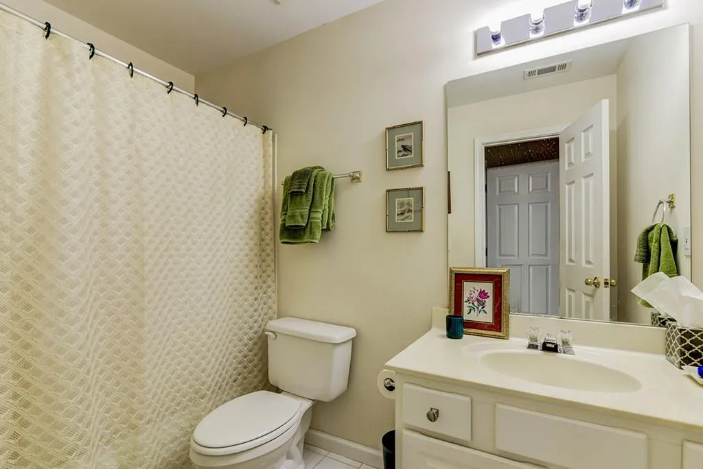 235 Somerset Court, Sandy Springs, Georgia 30350, 4 Bedrooms Bedrooms, ,3 BathroomsBathrooms,Residential,Sold,235 Somerset Court,6001747