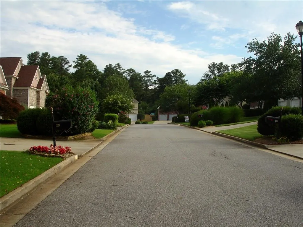 235 Somerset Court, Sandy Springs, Georgia 30350, 4 Bedrooms Bedrooms, ,3 BathroomsBathrooms,Residential,Sold,235 Somerset Court,6001747