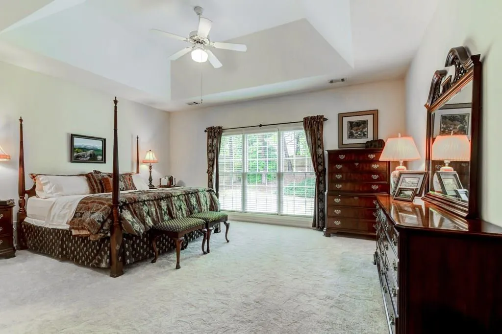 235 Somerset Court, Sandy Springs, Georgia 30350, 4 Bedrooms Bedrooms, ,3 BathroomsBathrooms,Residential,Sold,235 Somerset Court,6001747