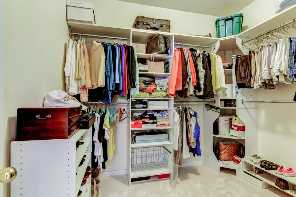 235 Somerset Court, Sandy Springs, Georgia 30350, 4 Bedrooms Bedrooms, ,3 BathroomsBathrooms,Residential,Sold,235 Somerset Court,6001747