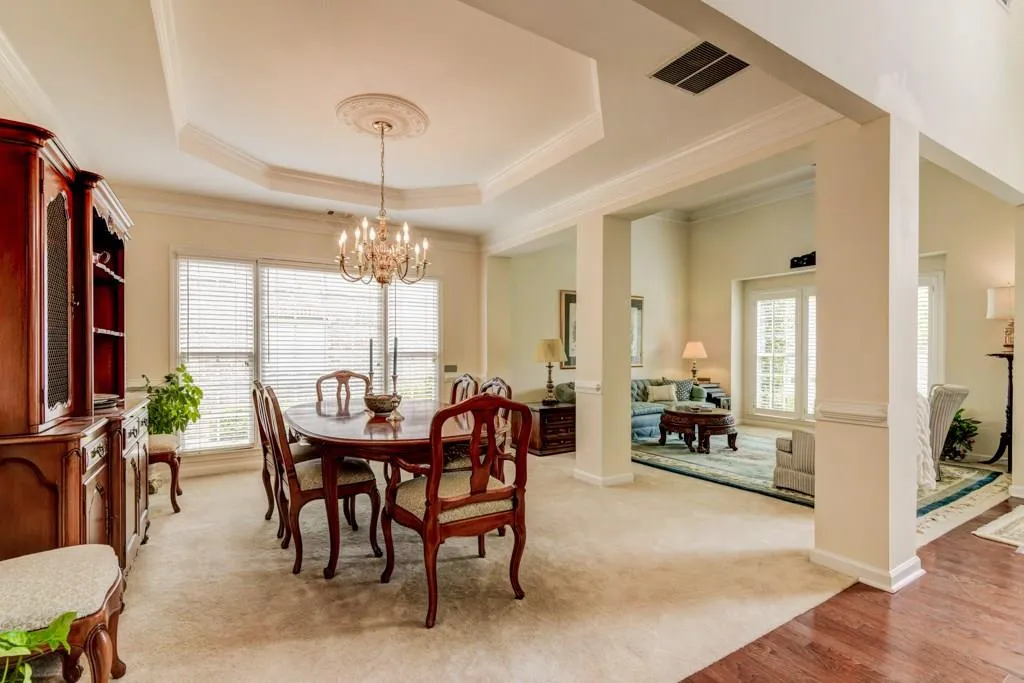 235 Somerset Court, Sandy Springs, Georgia 30350, 4 Bedrooms Bedrooms, ,3 BathroomsBathrooms,Residential,Sold,235 Somerset Court,6001747