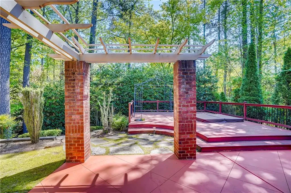 570 Wembley Circle, Atlanta, Georgia 30328, 4 Bedrooms Bedrooms, ,3 BathroomsBathrooms,Residential,Sold,570 Wembley Circle,6865089