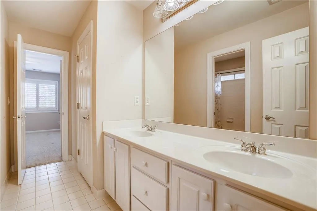 570 Wembley Circle, Atlanta, Georgia 30328, 4 Bedrooms Bedrooms, ,3 BathroomsBathrooms,Residential,Sold,570 Wembley Circle,6865089