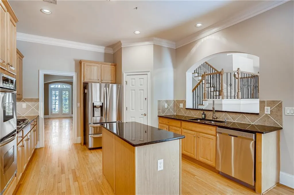 570 Wembley Circle, Atlanta, Georgia 30328, 4 Bedrooms Bedrooms, ,3 BathroomsBathrooms,Residential,Sold,570 Wembley Circle,6865089