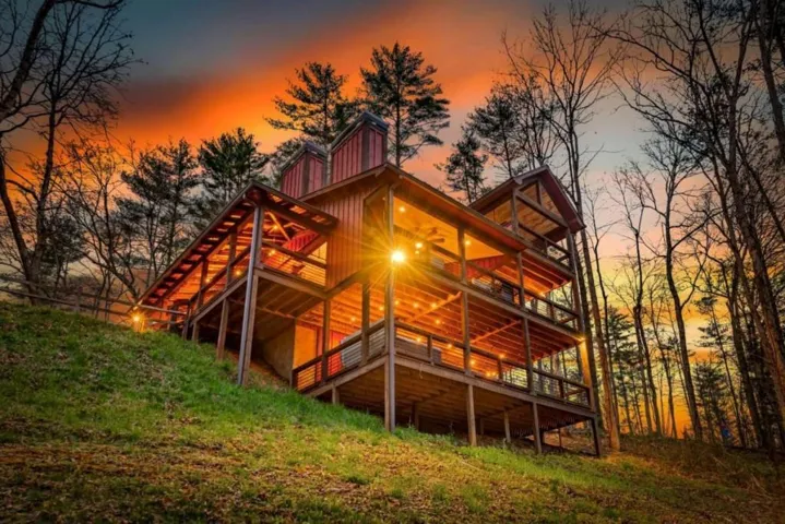 127 Twin Creeks Road, Blue Ridge, Georgia 30541