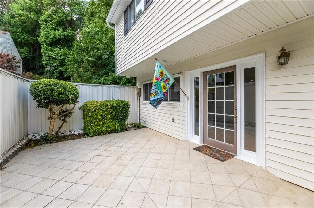 7148 Stonington Drive, Sandy Springs, Georgia 30328, 3 Bedrooms Bedrooms, ,3 BathroomsBathrooms,Residential,Sold,7148 Stonington Drive,7056402