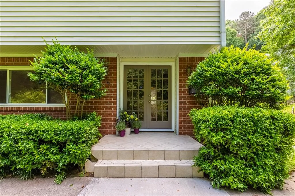 7148 Stonington Drive, Sandy Springs, Georgia 30328, 3 Bedrooms Bedrooms, ,3 BathroomsBathrooms,Residential,Sold,7148 Stonington Drive,7056402