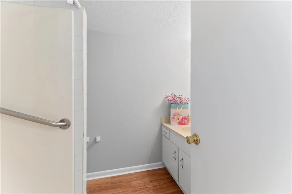 7148 Stonington Drive, Sandy Springs, Georgia 30328, 3 Bedrooms Bedrooms, ,3 BathroomsBathrooms,Residential,Sold,7148 Stonington Drive,7056402