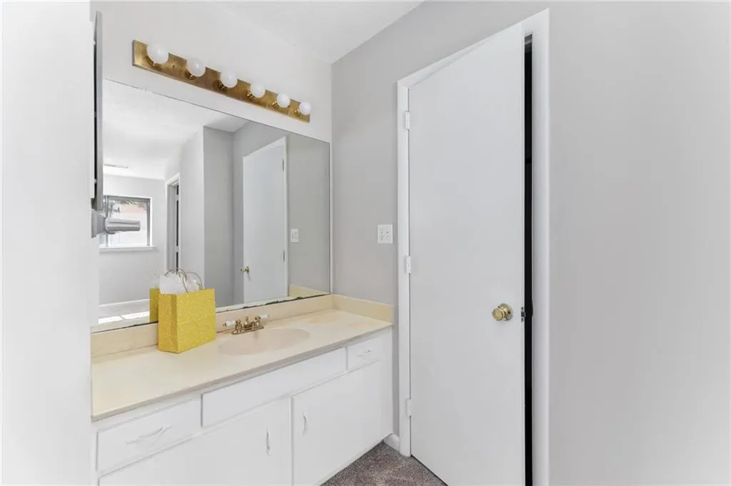 7148 Stonington Drive, Sandy Springs, Georgia 30328, 3 Bedrooms Bedrooms, ,3 BathroomsBathrooms,Residential,Sold,7148 Stonington Drive,7056402