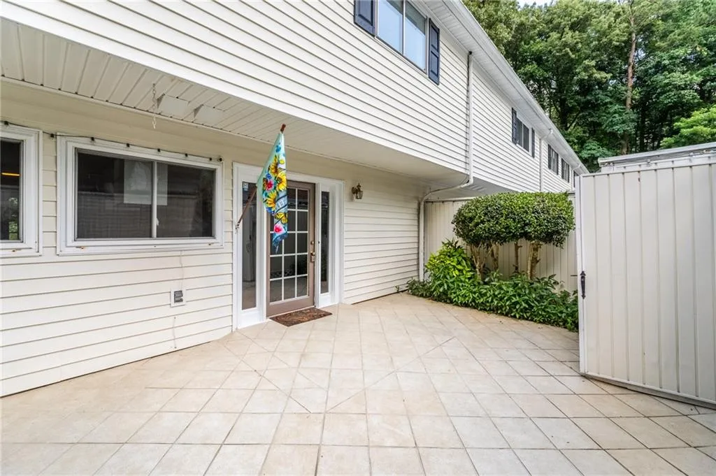 7148 Stonington Drive, Sandy Springs, Georgia 30328, 3 Bedrooms Bedrooms, ,3 BathroomsBathrooms,Residential,Sold,7148 Stonington Drive,7056402